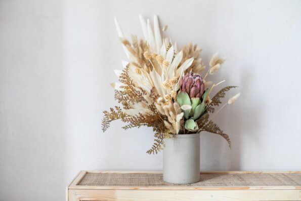 vase-de-fleurs-sechees-decouvrez-tendance-deco-scaled