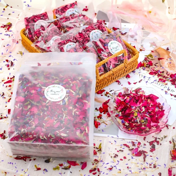 Confettis de fleurs séchées